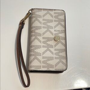 Michael Kors White and Brown Wristlet Wallet